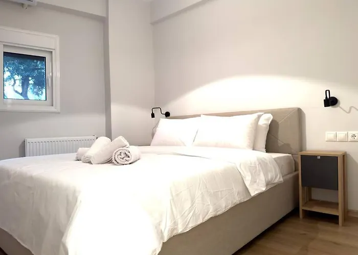 2-Bed Gem In Serene Locale