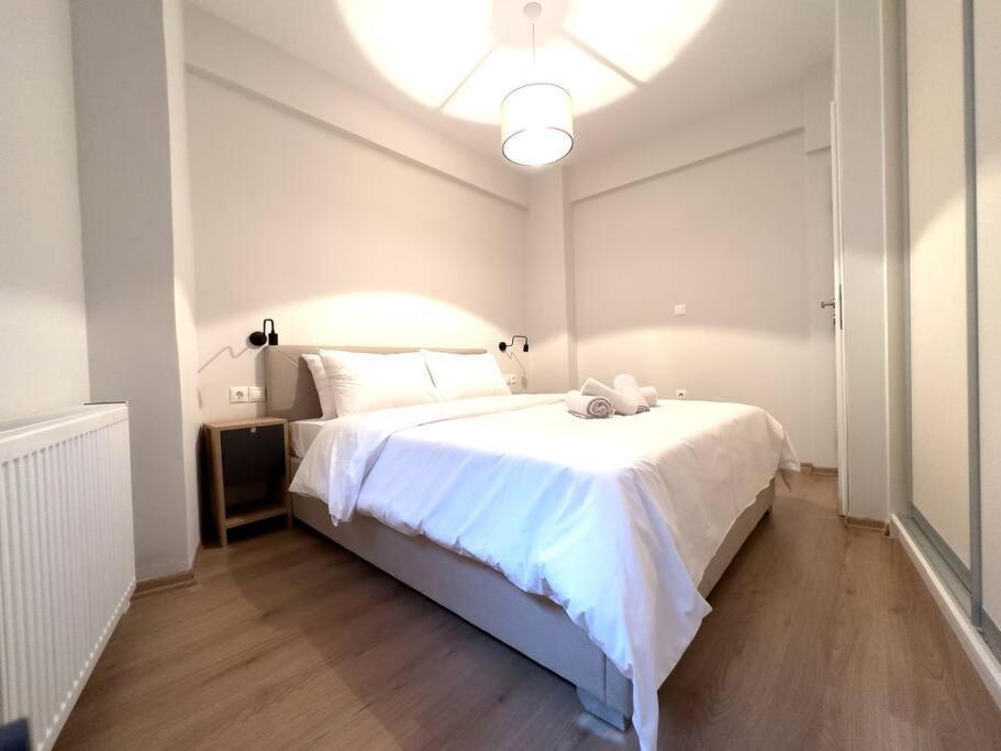 2-bed Gem In Serene Locale * Athens