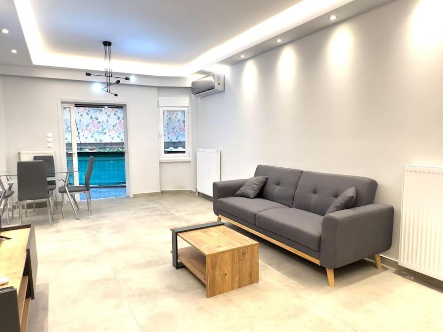2-bed Gem In Serene Locale Athens