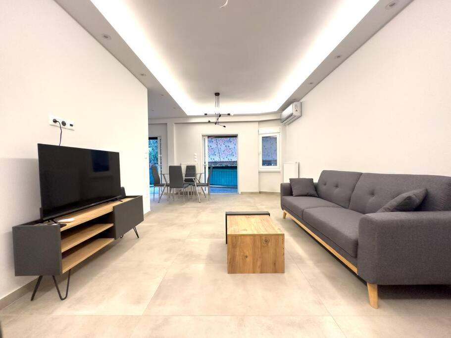 2-bed Gem In Serene Locale Apartment *